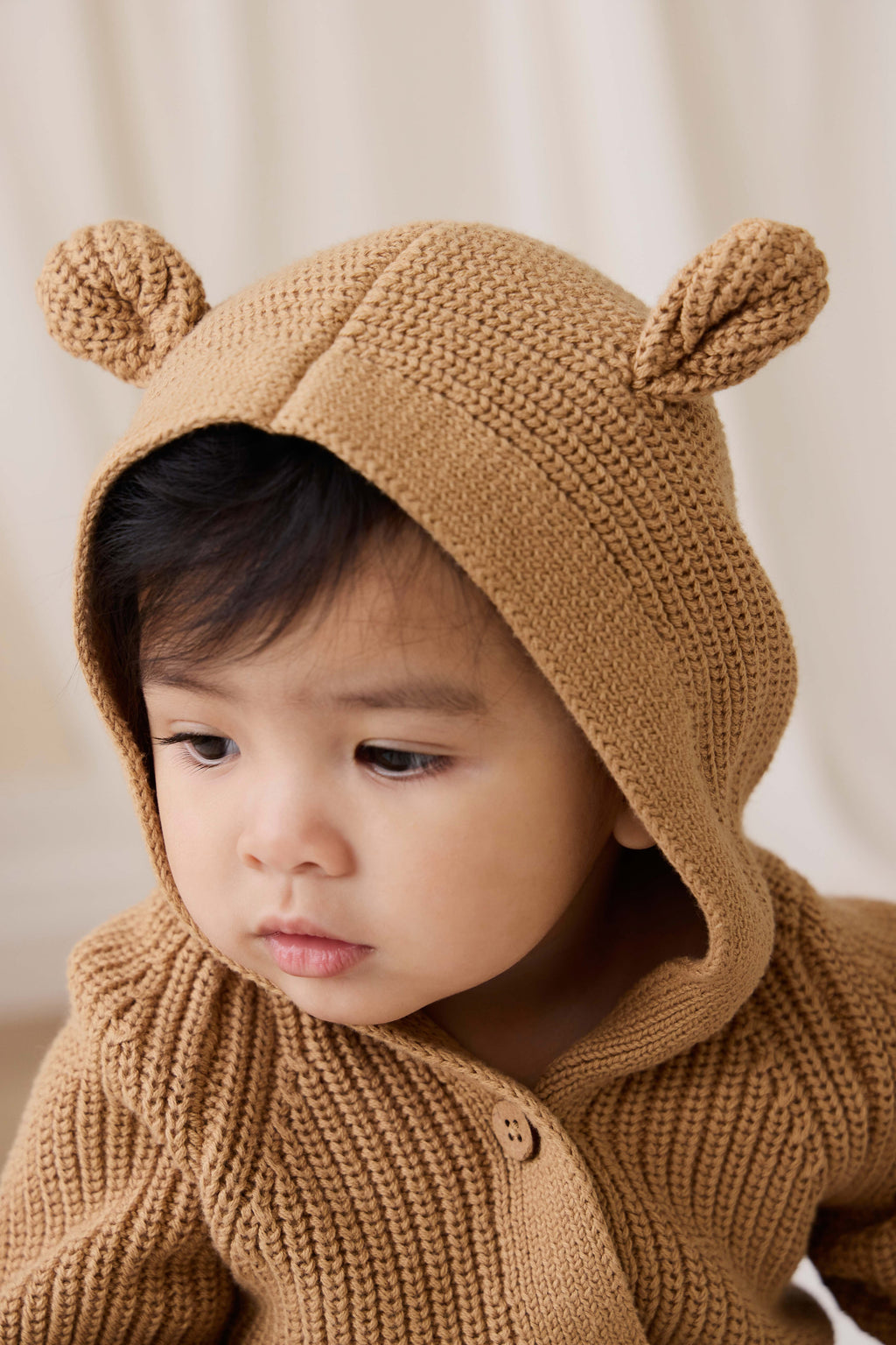Jolie Grenouillère en Coton Tricoté Marron Fauve avec Capuche Oreilles d'Ours & Poches Frontales