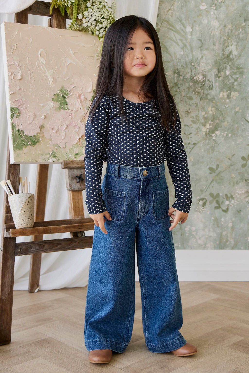 Haut décontracté à manches longues en coton biologique à motif floral bleu marine, avec col rond et extensible