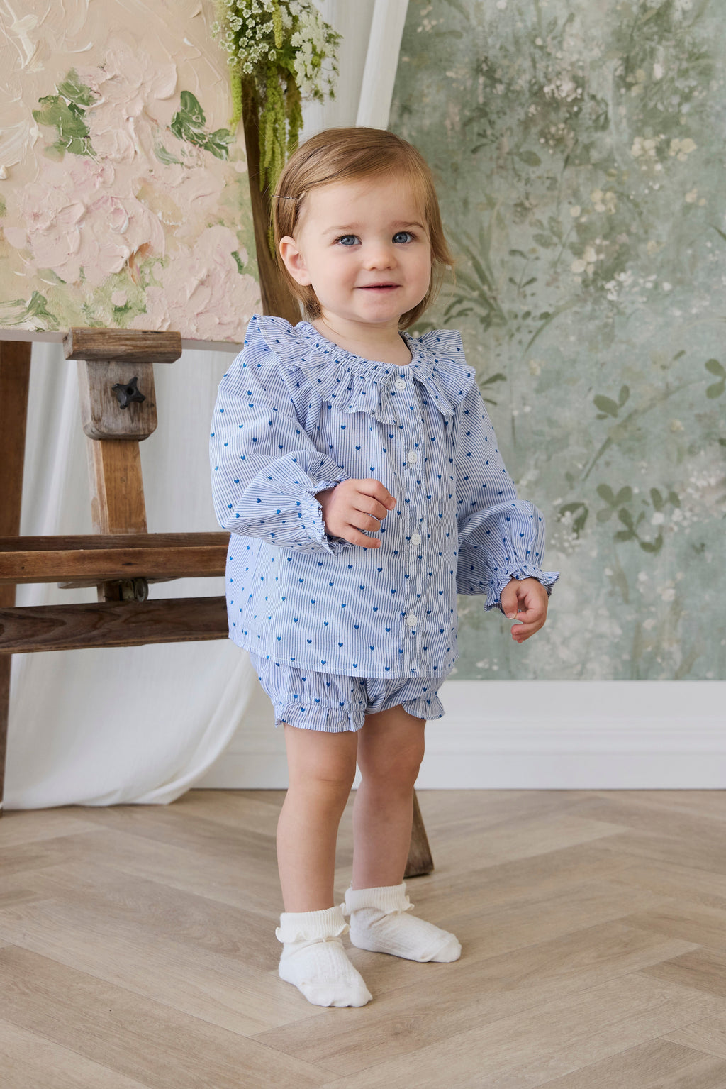 Bloomer à volants en coton biologique à rayures bleues et imprimé floral, avec nœud à la taille
