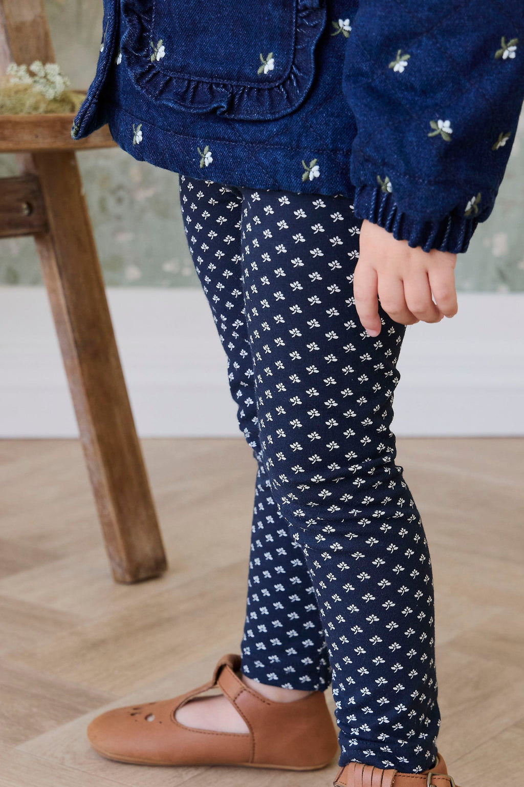 Legging en coton biologique bleu marine à fleurs, décontracté et légèrement extensible