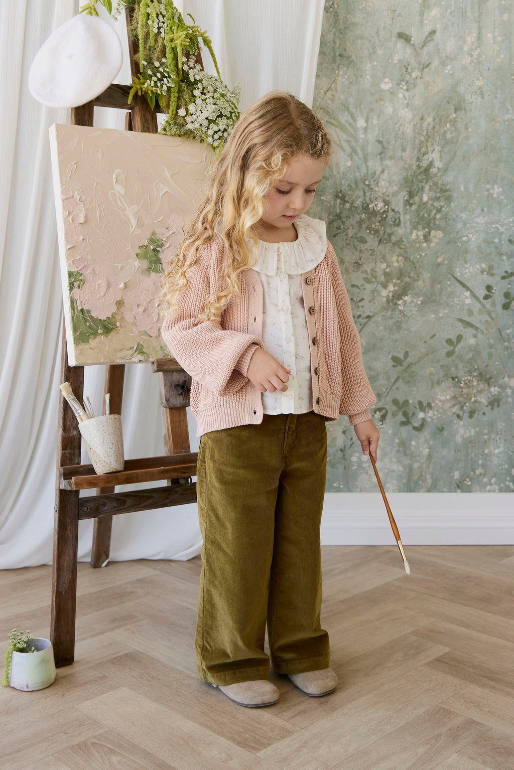 Cardigan classique en coton Rose Mist avec col en V et fermeture boutonnée en noix de coco