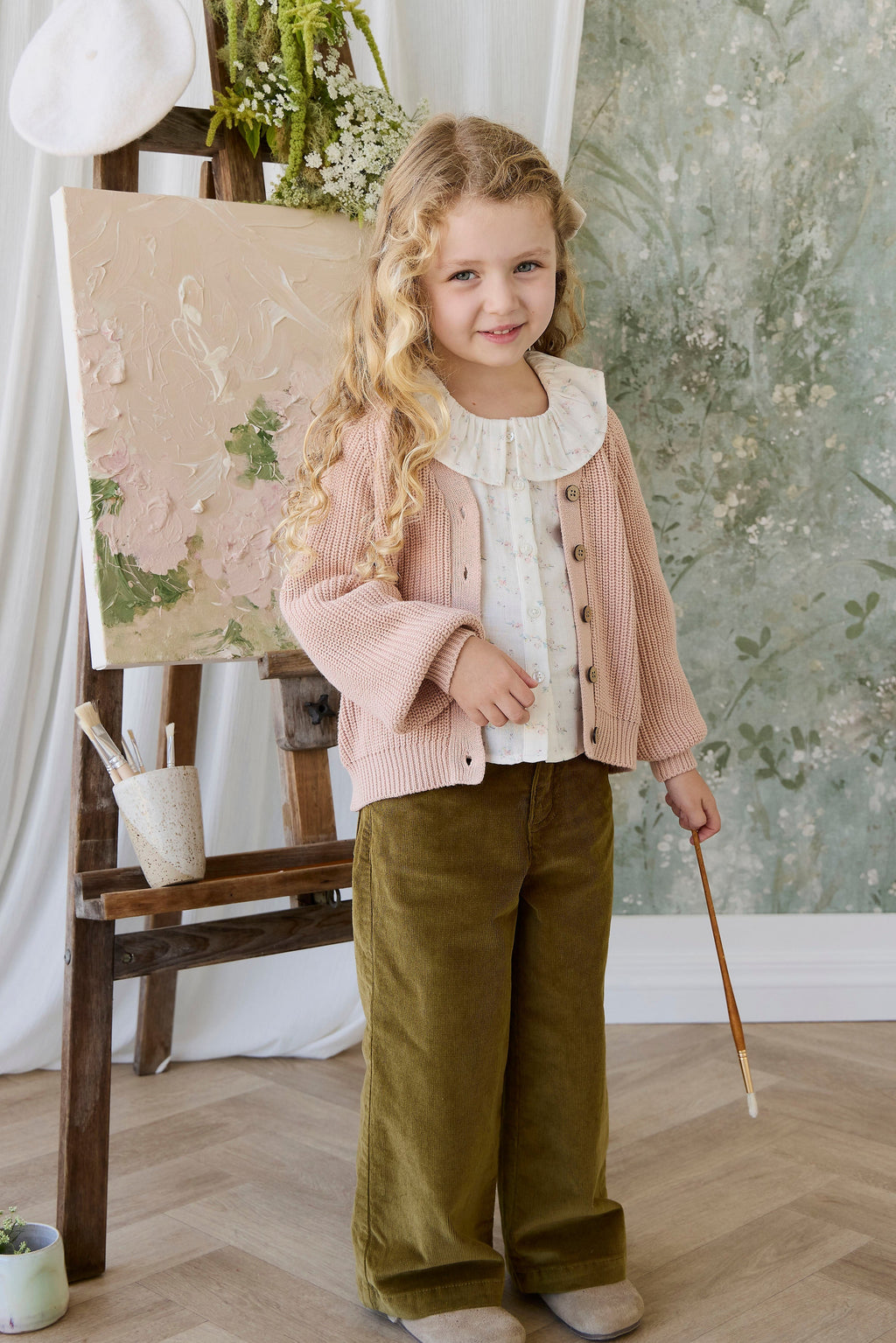 Cardigan classique en coton Rose Mist avec col en V et fermeture boutonnée en noix de coco