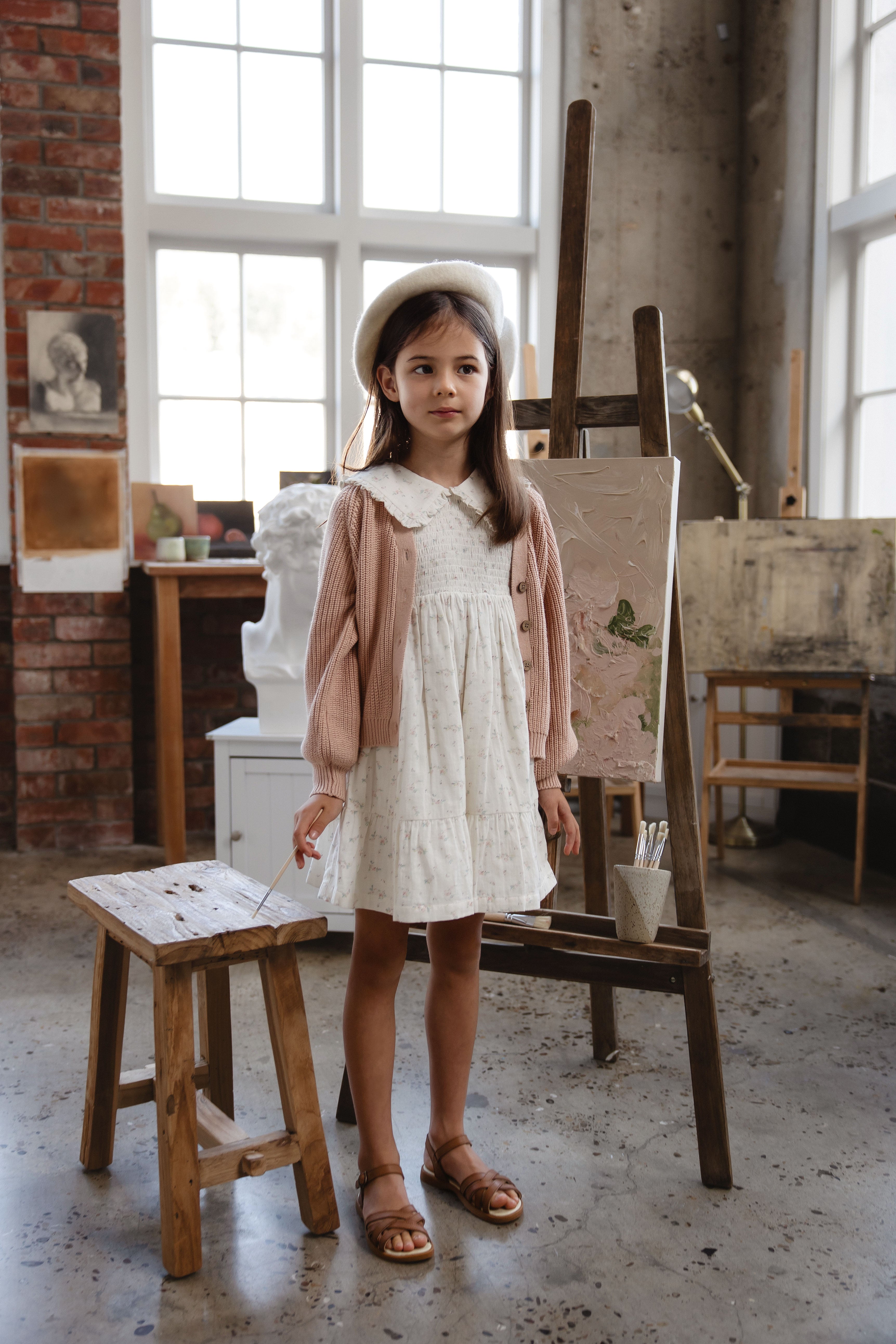 Cardigan classique en coton Rose Mist avec col en V et fermeture boutonnée en noix de coco