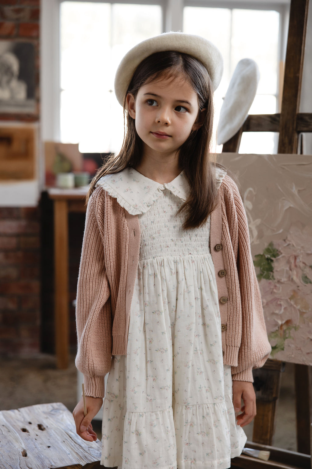 Cardigan classique en coton Rose Mist avec col en V et fermeture boutonnée en noix de coco